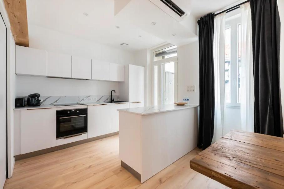 {St Fee Sur Les Toits} * Plein Centre Marseille * Clim Apartment Luaran gambar